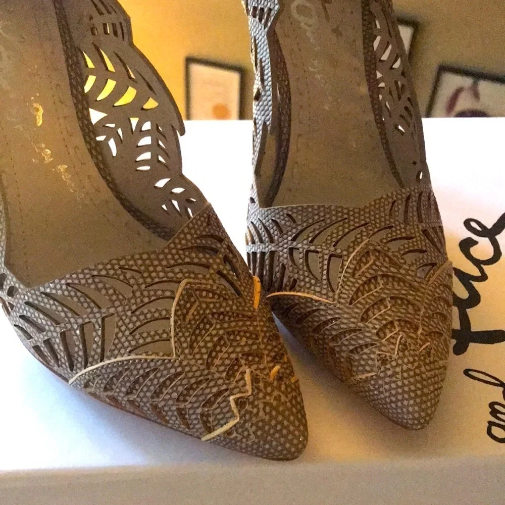 Alice + Olivia Dina-Floral Lizard-Print Cutout Pump